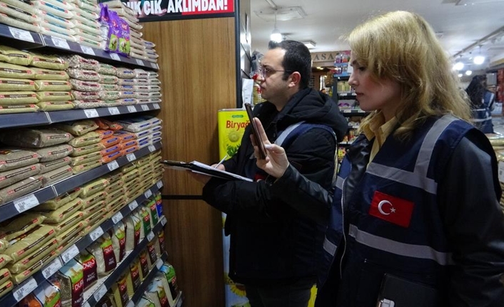 Van Ticaret İl Müdürlüğü ekipleri, Ramazan ayı nedeniyle marketlerde gerçekleştirdikleri