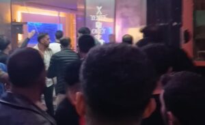 İpekyolu ilçesinde, kafe işletmelerinin yoğun olduğu Kültür Sokağı’nda dün akşam