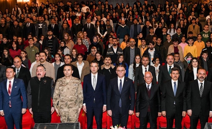Van’da, İstiklal Marşı’nın kabulünün 104. yılı ve Mehmet Akif Ersoy’u