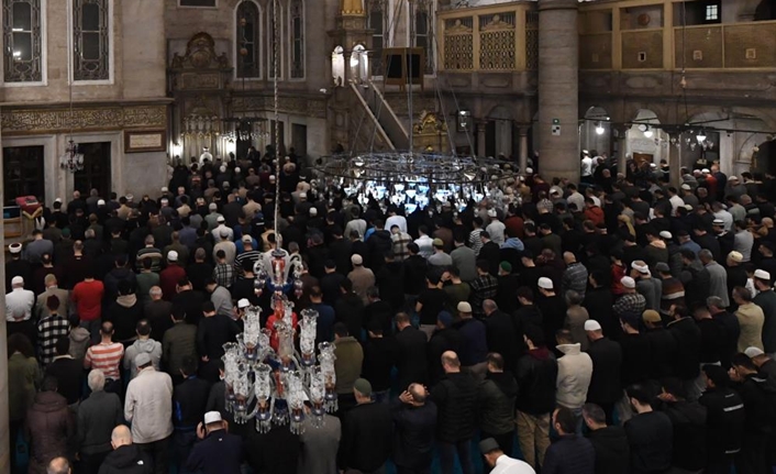 Saat kaçta kılınacak? Van 21 Mart 2025 cuma namazı saati Cuma namazının sünnet ve farzları, öğle namazının sünnet ve farzlarıyla