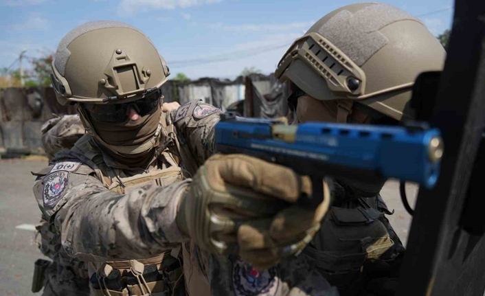 Van’da suçlularla mücadele devam ediyor… Polis ekiplerinin başarılı çalışmalarıyla suçlular