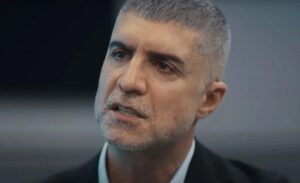 Şarkıcı Özcan Deniz hakkında Sarıyer Uskumruköy’deki sit alanında bulunan 3