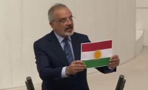 Ankara Büyükşehir Belediye Başkanı Mansur Yavaş, Nevruz kutlamalarındaki bayrak için