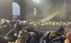 İçişleri Bakanı Ali Yerlikaya, son günlerde yaşanan yasa dışı gösterilere