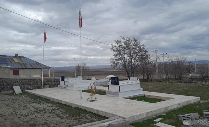 Bulanık Kaymakamlığı, ilçe merkezi, belde ve köylerde bulunan şehit mezarlarında