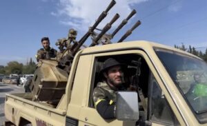 Suriye’nin Lazkiye ve çevresinde devam eden çatışmalarda can kaybı artıyor.