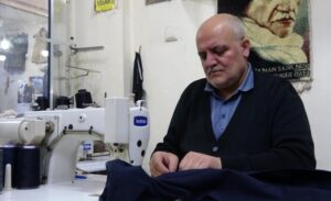 Van’da Ramazan Bayramı öncesi terzilerde yoğunluk yaşanıyor. Ancak bu yılki