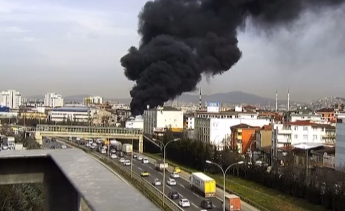 İstanbul’un Sultanbeyli ilçesi Ahmet Yesevi Mahallesi Demokrasi Caddesi üzerinde bulunan