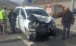 Yüksekova-Van kara yolundaki Yeniköprü Tünelleri mevkisinde meydana gelen trafik kazasında