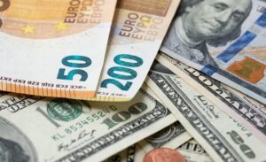 İstanbul Kapalıçarşı’da dolar ve euro kurlarında sınırlı hareketlilik gözlendi. Günün