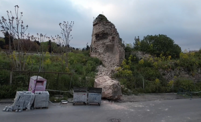 İstanbul’da meydana gelen 6.2 büyüklüğündeki depremin ardından Topkapı Ulubatlı Metro