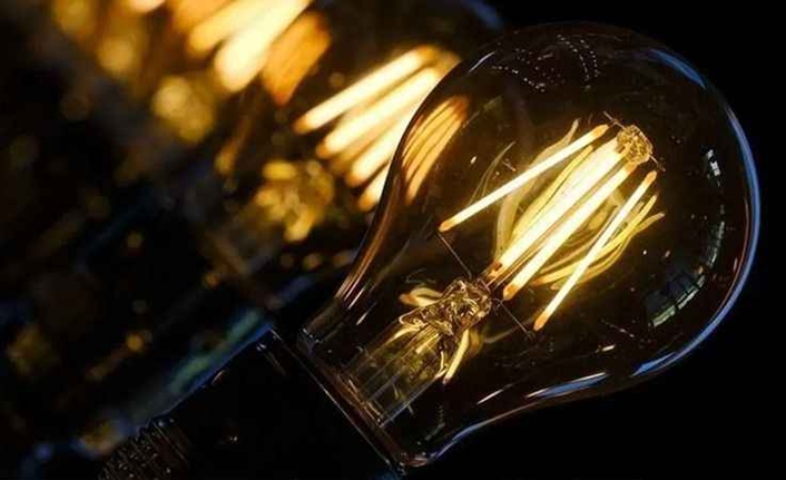 Van’da yaşanan sürekli elektrik kesintileri, vatandaşların günlük yaşamını olumsuz etkiliyor.