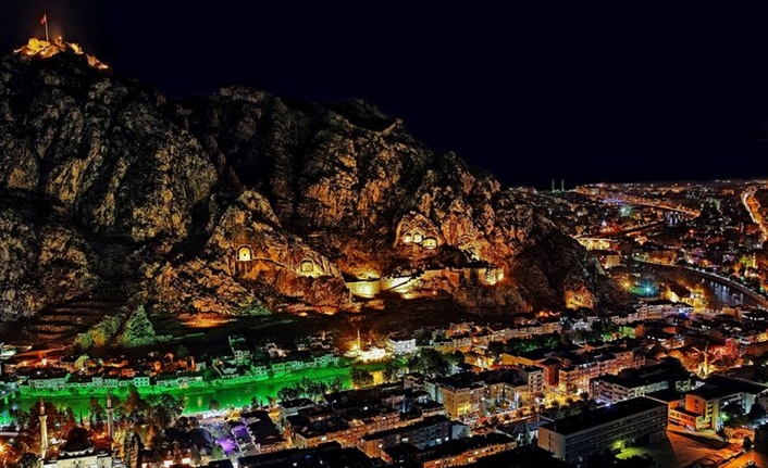 Taşova ilçesinde meydana gelen deprem sonrası 112 Acil Çağrı Merkezi’ne