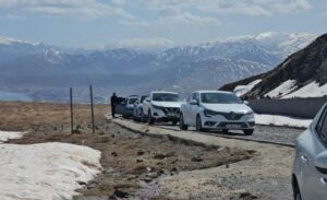 Tatvan ilçesinde bulunan Nemrut Kalderası, 2.250 metre rakımı ve eşsiz
