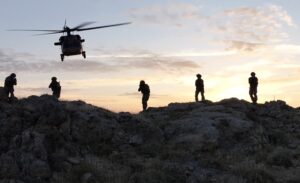 Terörle mücadelede büyük başarılar elde eden Türk komandosu, cesaretiyle herkesin