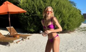 Sosyal medyada kısa bir aranın ardından yeniden aktif olan Burcu