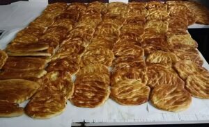 Van’ın vazgeçilmez lezzetlerinden biri olan Van çöreği, son yapılan zamlarla