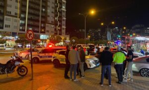 Onikişubat ilçesinde “dur” ihtarına uymayan motosikletli sürücü, kaçarken bir polis