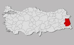 Van, Doğu Anadolu Bölgesi’nde yer alır. Anadolu’nun en büyük kapalı