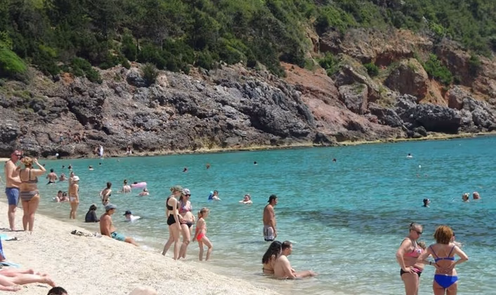 Sıcak havanın keyfini çıkarın! Yağış yok, güneşli ve güzel bir gün var