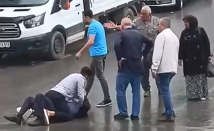 Kahramanmaraş’ta bir kişi elindeki pompalı tüfekle otomobil sürücüsüne saldırmak istedi.