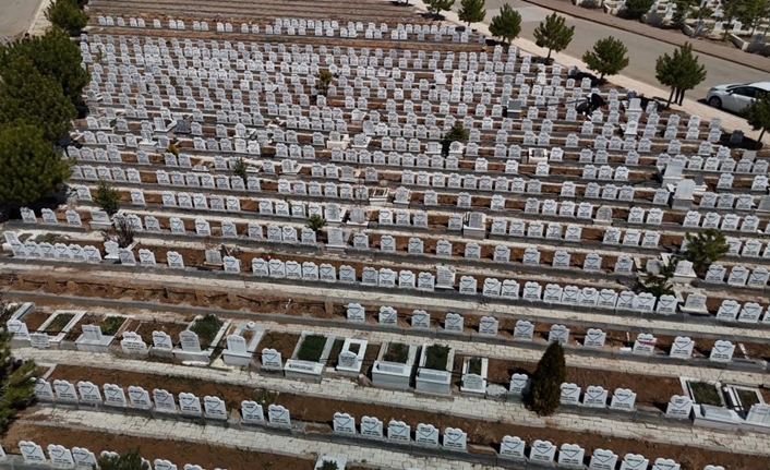 Sivas kent merkezinde bulunan Yukarı Tekke Mezarlığı’ndaki bebek mezarlığı, hem