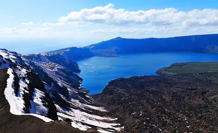 Ahlat, Tatvan ve Güroymak ilçeleri sınırlarında yer alan ve dünyanın