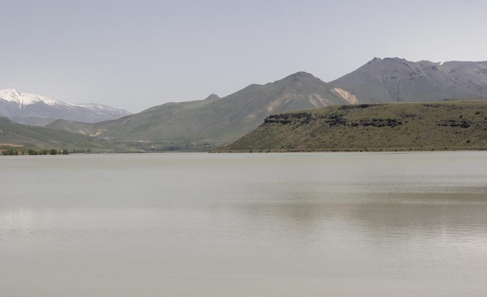 Erciş ilçesinde bulunan Koçköprü Barajı’nda su seviyesi, Nisan ve Mayıs