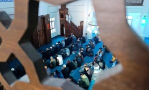 Van’da Kurban Bayramı’nın ilk sabahı, erken saatlerde camilere akın eden