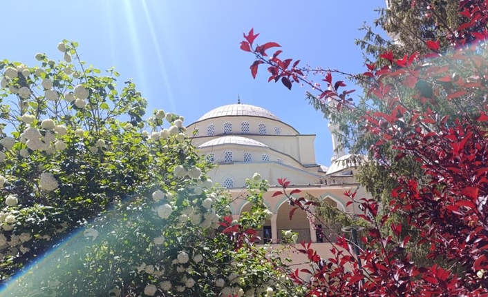 Cuma gününün gelmesiyle birlikte, milyonlarca Müslüman sevdiklerine gönderecekleri anlamlı ve