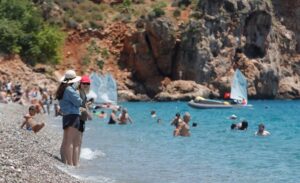 Turizmin başkenti Antalya’da 2 gün süren yağışlı havanın ardından güneşin