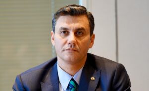 Manisa Büyükşehir Belediye Başkanı Ferdi Zeyrek, geçirdiği elektrik kazasının ardından