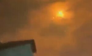 İran ve İsrail arasında günlerdir süren çatışmalar, karşılıklı saldırılarla şiddetlenmeye