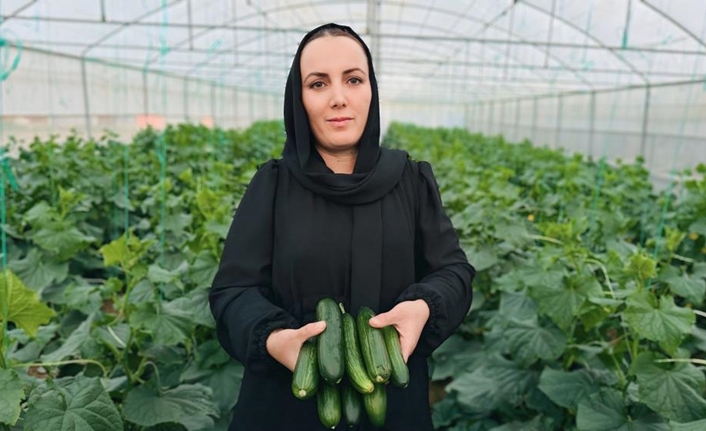 Yüksekova ilçesinde yaşayan Marya Esenkol, Irak’ta edindiği seracılık bilgilerini memleketine