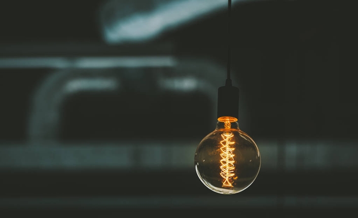 Van genelinde son günlerde art arda yaşanan elektrik kesintileri vatandaşları