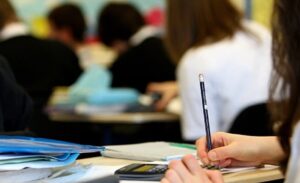 Öğrenci, veli ve öğretmenlerin ortak kararıyla belirlenen kıyafet uygulamaları, Van’daki