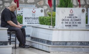 Bursa’da Kurban Bayramı’nın ilk günü duygusal anlara sahne oldu. Bayram