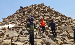 Adilcevaz ilçesi sınırlarında bulunan ve Türkiye’nin üçüncü en yüksek zirvesi