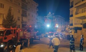 Belde Mahallesi’nde bulunan 6 katlı bir binanın zemin katındaki markette