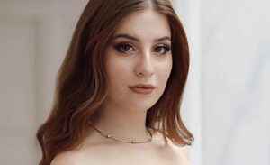 Bir dönemin sevilen dizisi Sihirli Annem’de canlandırdığı Çilek karakteriyle hafızalarda