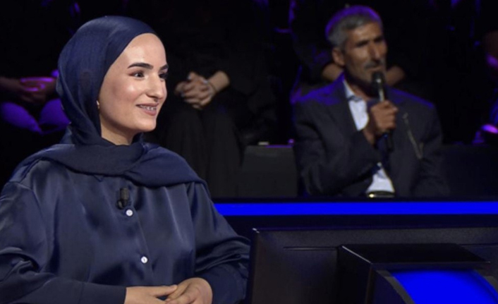 Muş’ta YKS sonrası babasının çiçeklerle karşıladığı Çimen Gülen, “Kim Milyoner