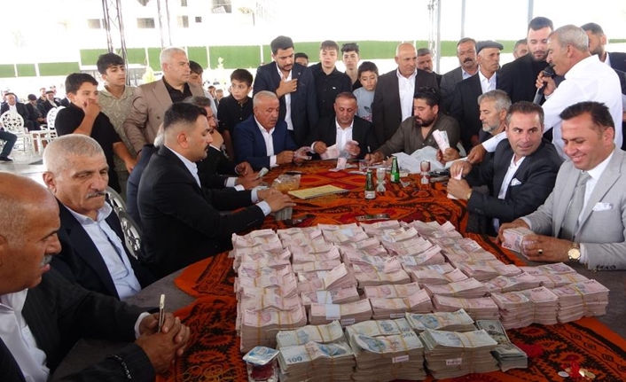 Van’da düzenlenen görkemli düğünde, Pinyanişi Aşireti mensubu iş adamı Kerem