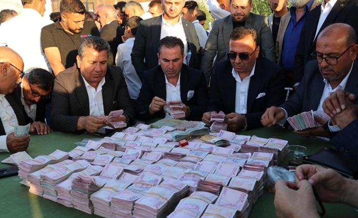 Van’da Xelilan Aşireti’nin düzenlediği görkemli düğünde geline 2 kilo altın,