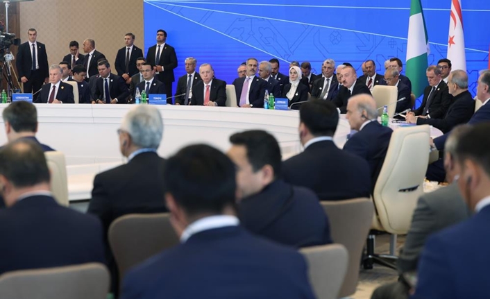 Cumhurbaşkanı Recep Tayyip Erdoğan, Azerbaycan’ın Hankendi şehrinde düzenlenen Ekonomik İşbirliği