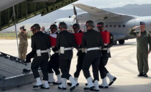 Irak’ın kuzeyindeki Pençe-Kilit Harekâtı bölgesinde bir mağarada yürütülen arama-tarama faaliyeti