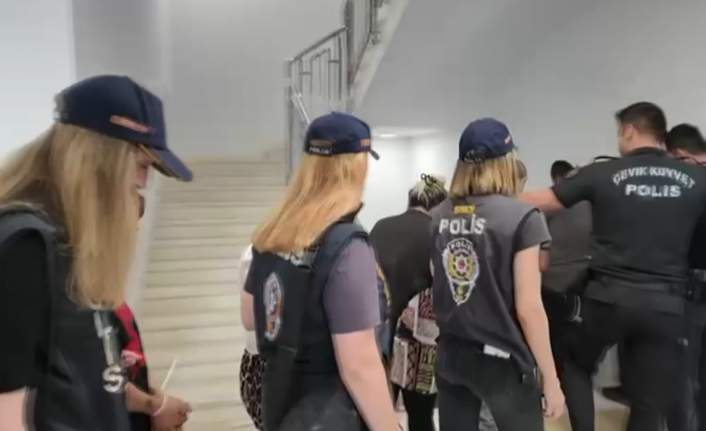 Kocaeli merkezli yürütülen soruşturma kapsamında sahte kripto uygulamalarıyla vatandaşları dolandırdığı