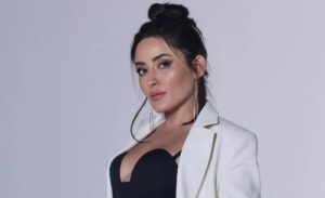 Ünlü şarkıcı Melek Mosso, Kıbrıs’taki evinde yaşadığı talihsiz kaza sonrası