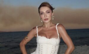 İzmir’in Ödemiş ve Buca ilçelerinde çıkan orman yangınlarına ekiplerin yoğun