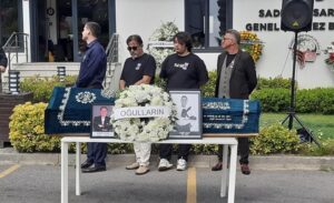 Geçtiğimiz gün hayatını kaybeden ünlü spor spikeri Sabri Ugan, Türkiye