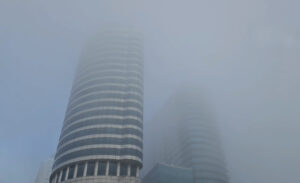 İstanbul’da sabah saatlerinde etkili olan yoğun sis, şehir genelinde görüş